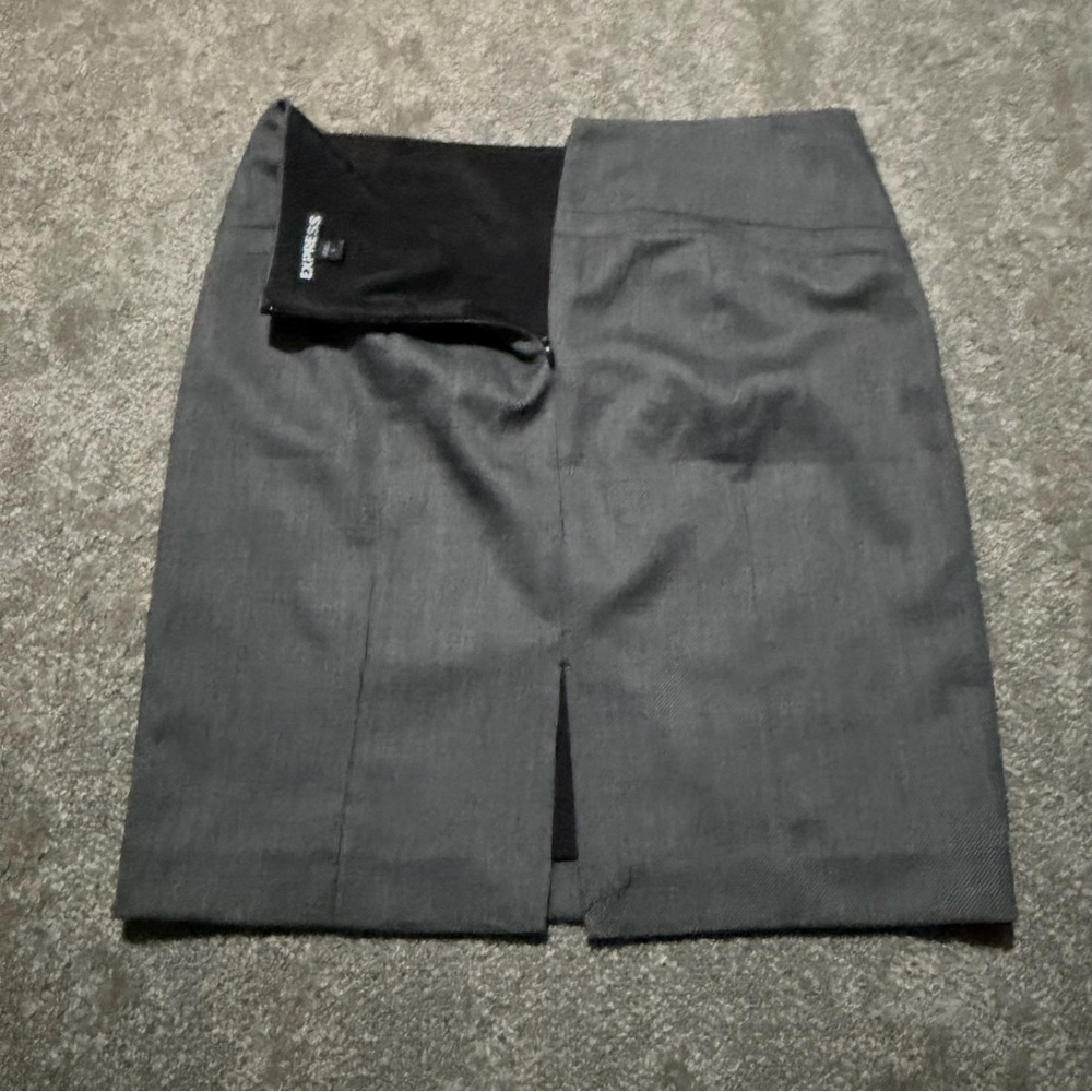 Express polyester gray skirt in mini to mid length great details and material 6 - Picture 8 of 8